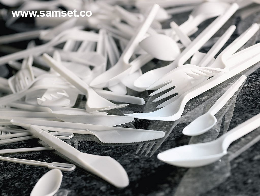 ظروف پلاستیکی برای سلامتی ضررهای زیادی دارند. بشر باید ظروف دیگری را جایگزین ظروف پلاستیکی نماید. ظرف نگهداری مواد غذایی، می تواند استیل، گیاهی یا آلومینومی باشد.
